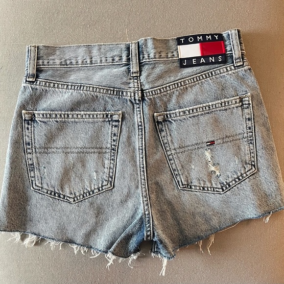 Tommy Hilfiger Jean Shorts - Picture 2 of 2
